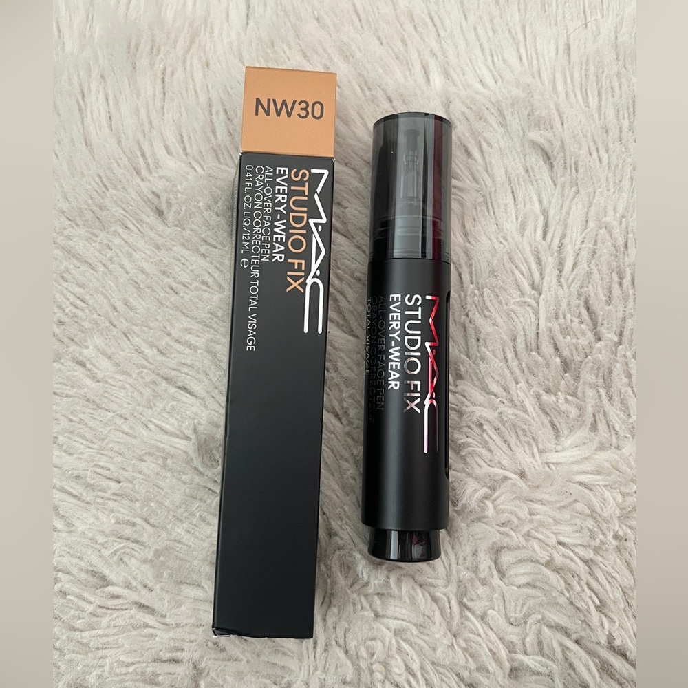 Mac Studio Fix Every-Wear All-Over Face Pen NW30